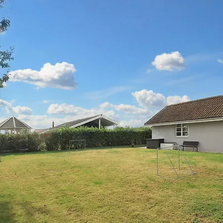 4 Person In Karrebæksminde
